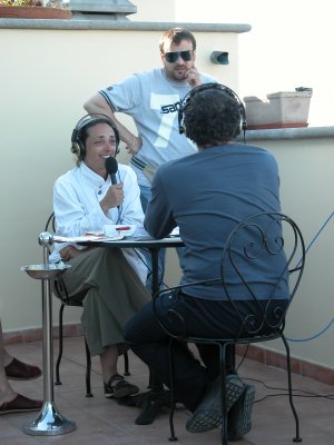 Stefania e Gigi in trasmissione
a Montefiascone
(24292 bytes)